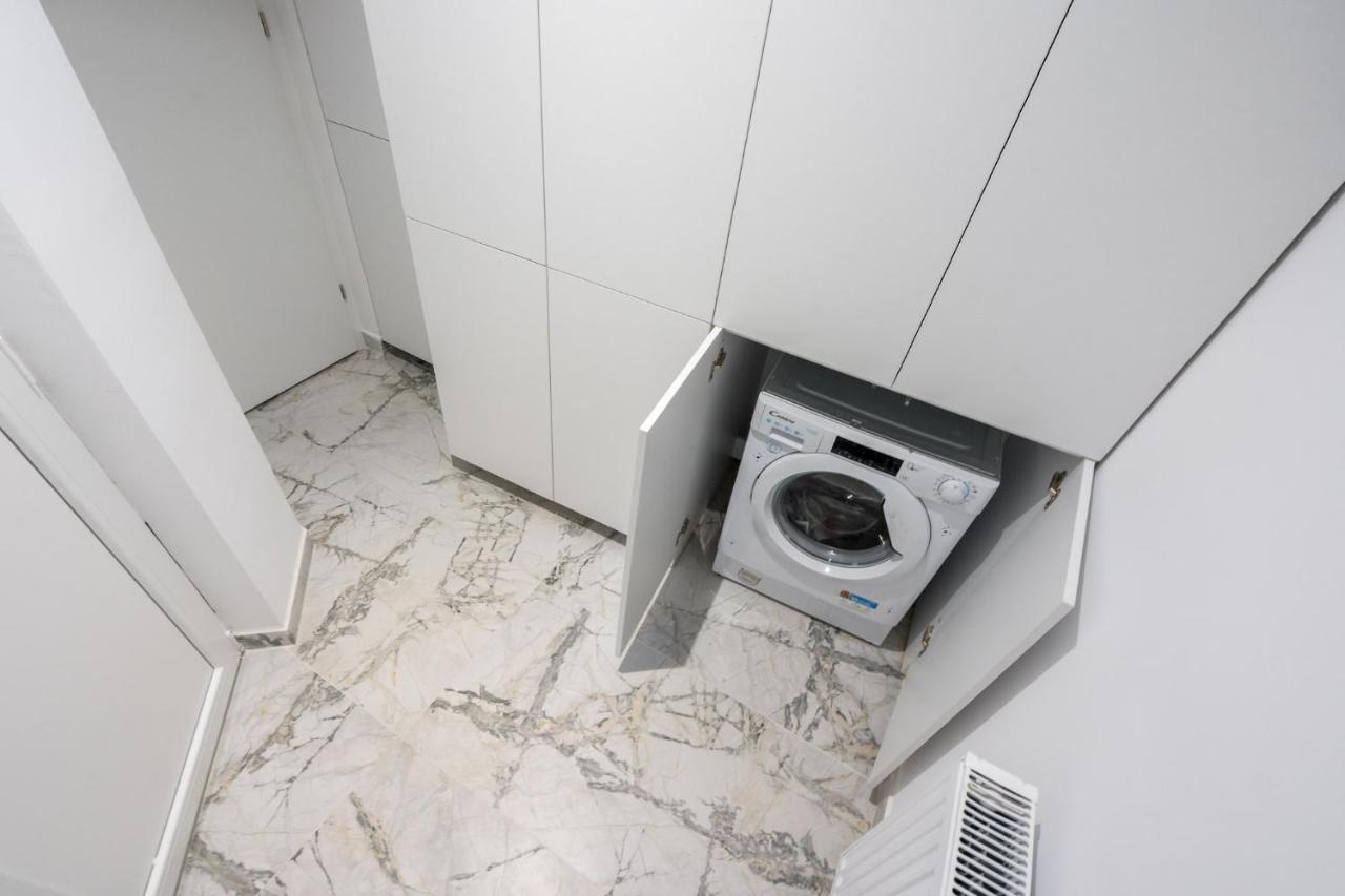 Crystal 3Bdr Apartment In Center Bucarest Exterior foto