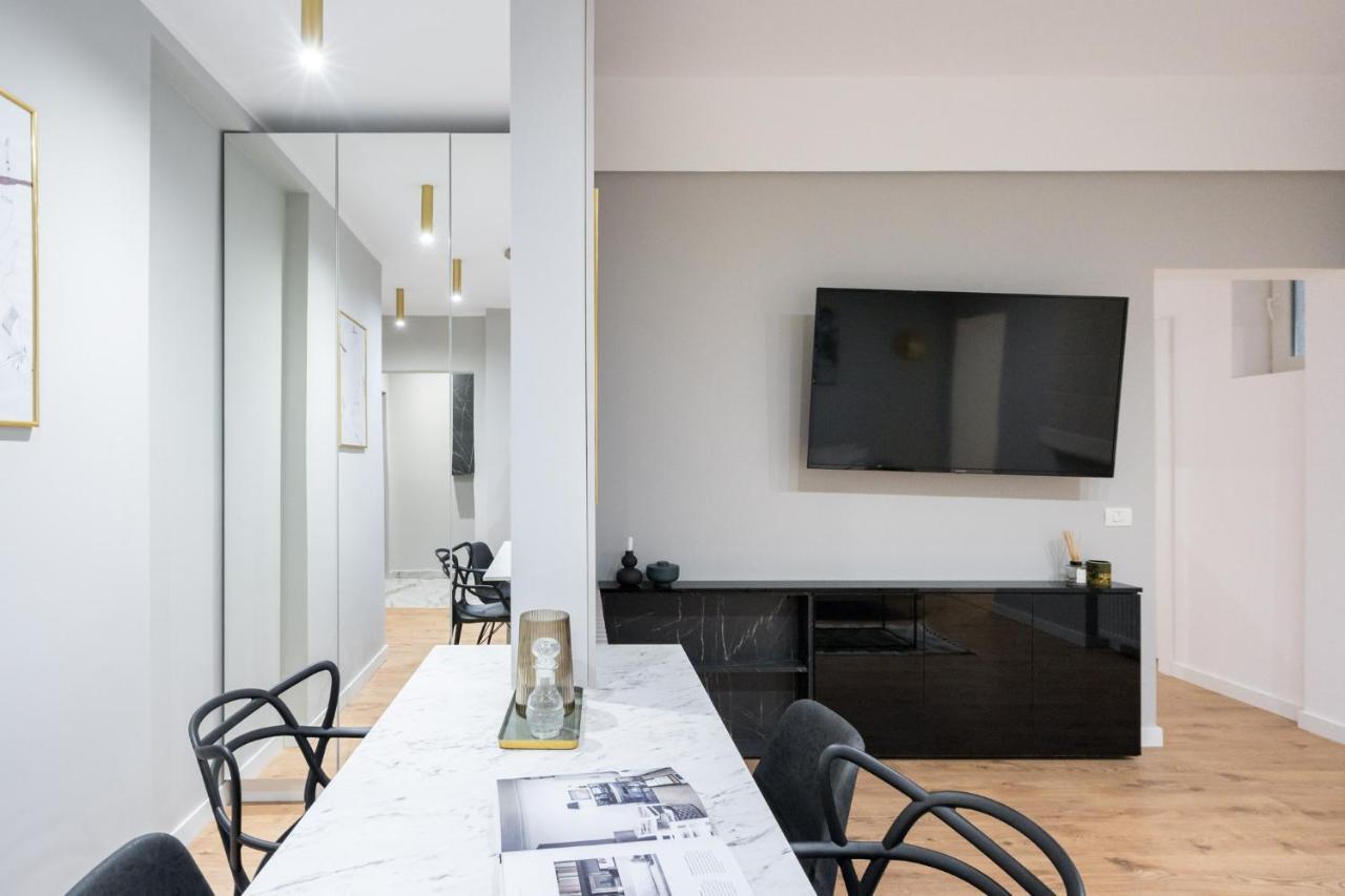 Crystal 3Bdr Apartment In Center Bucarest Exterior foto