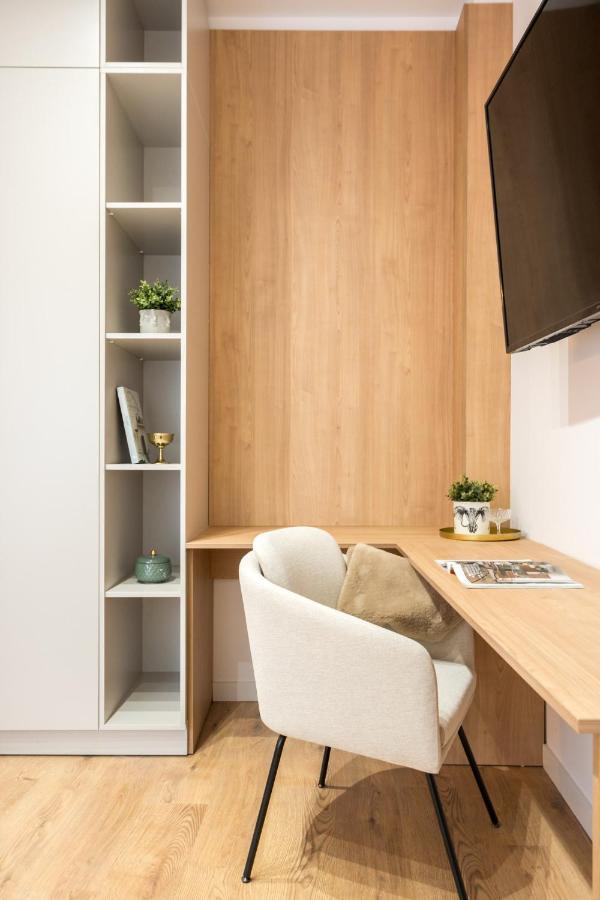Crystal 3Bdr Apartment In Center Bucarest Exterior foto
