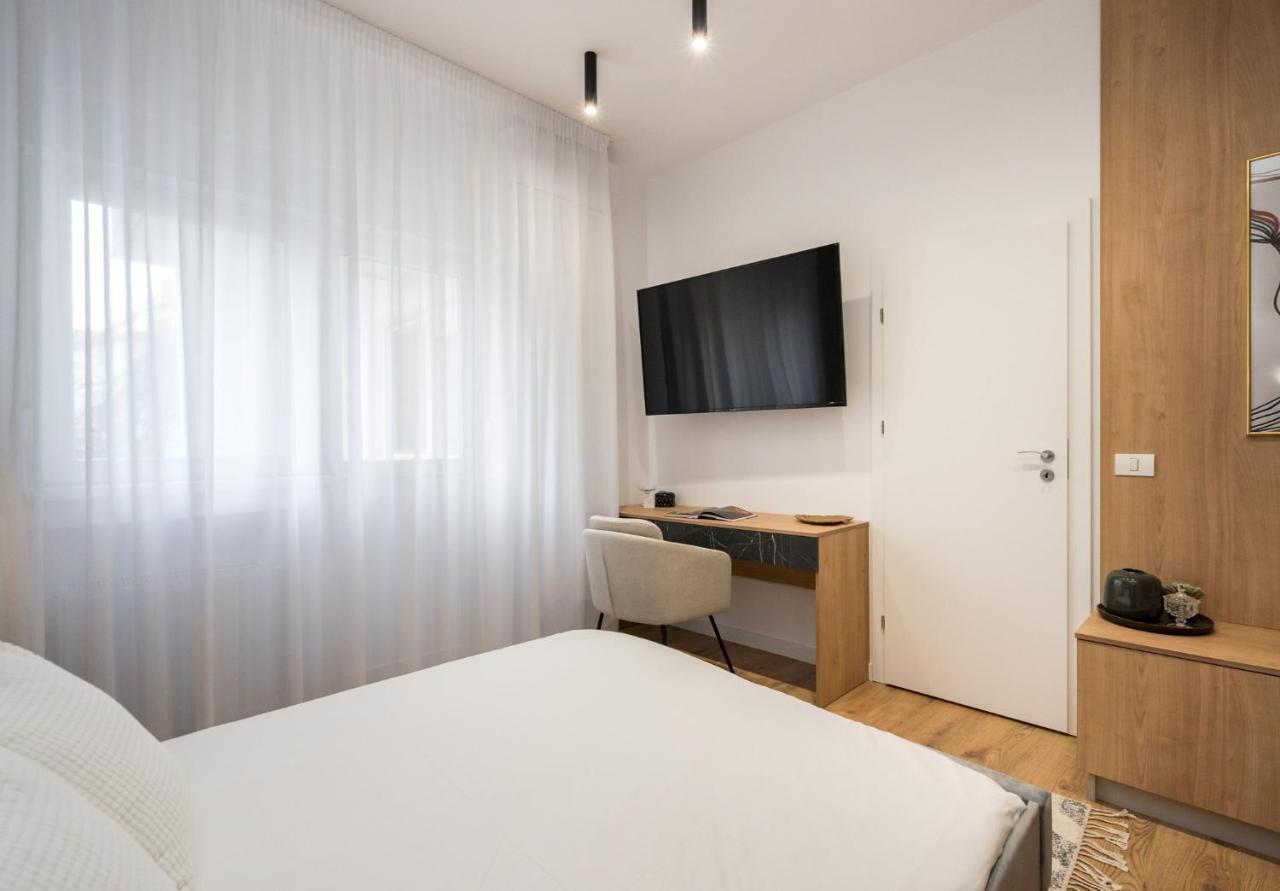 Crystal 3Bdr Apartment In Center Bucarest Exterior foto