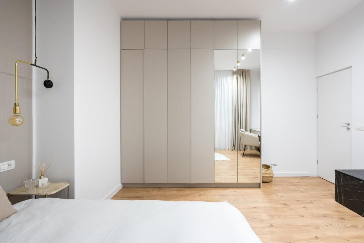 Crystal 3Bdr Apartment In Center Bucarest Exterior foto