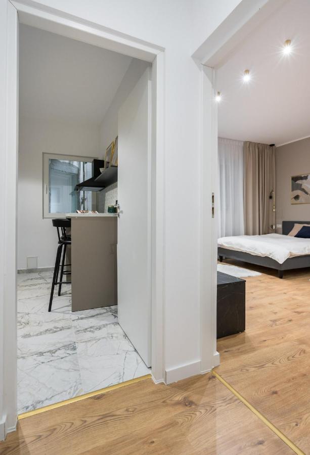 Crystal 3Bdr Apartment In Center Bucarest Exterior foto